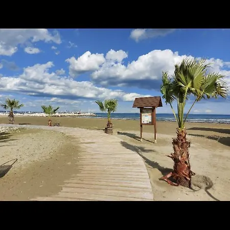 Atlantis Court In Makenzy * Larnaca