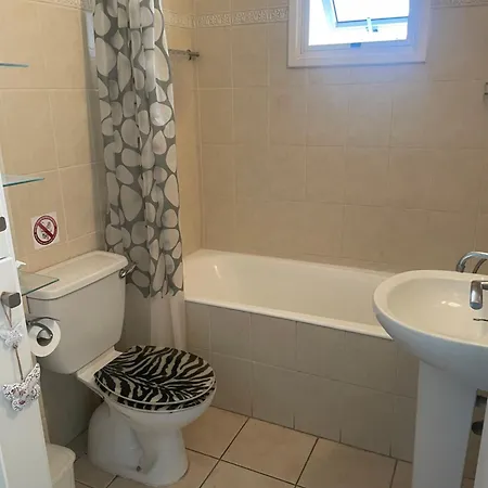 Apartment Atlantis Court In Makenzy Larnaca