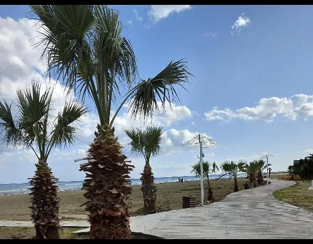 Atlantis Court In Makenzy * ラルナカ